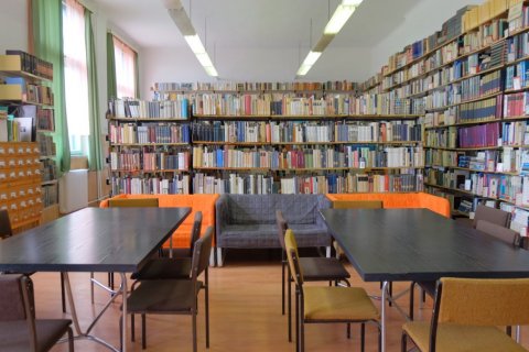 Könyvtár